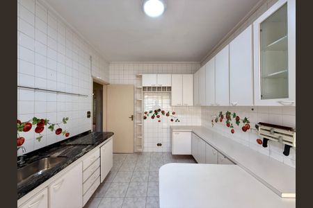 Casa à venda com 200m², 5 quartos e 4 vagas Casa à venda com 200m², 5 quartos e 4 vagasCozinha