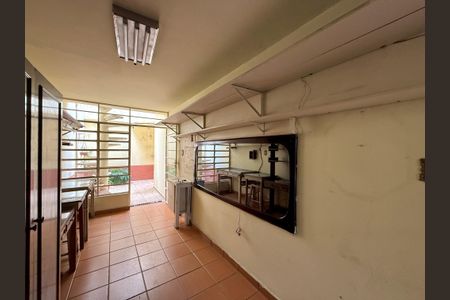 Casa à venda com 200m², 5 quartos e 4 vagas Casa à venda com 200m², 5 quartos e 4 vagasOficina/Atelie
