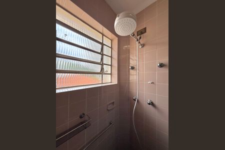 Casa à venda com 200m², 5 quartos e 4 vagas Casa à venda com 200m², 5 quartos e 4 vagasBanheiro Social 1