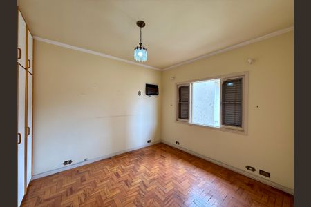 Casa à venda com 200m², 5 quartos e 4 vagas Casa à venda com 200m², 5 quartos e 4 vagasQuarto 4