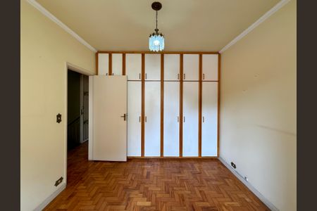 Casa à venda com 200m², 5 quartos e 4 vagas