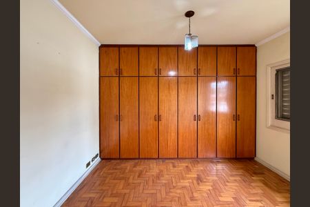 Casa à venda com 200m², 5 quartos e 4 vagas Casa à venda com 200m², 5 quartos e 4 vagasQuarto 2