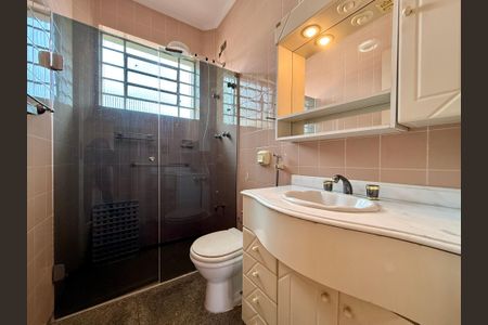 Casa à venda com 200m², 5 quartos e 4 vagas Casa à venda com 200m², 5 quartos e 4 vagasBanheiro Social 1