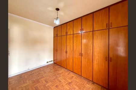 Casa à venda com 200m², 5 quartos e 4 vagas Casa à venda com 200m², 5 quartos e 4 vagasQuarto 2