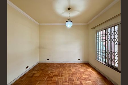 Casa à venda com 200m², 5 quartos e 4 vagas Casa à venda com 200m², 5 quartos e 4 vagasSala