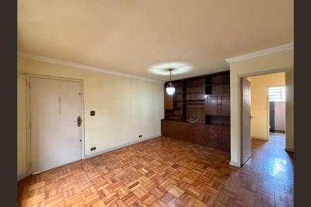 Casa à venda com 200m², 5 quartos e 4 vagas Casa à venda com 200m², 5 quartos e 4 vagasSala