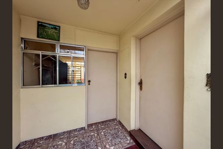 Casa à venda com 200m², 5 quartos e 4 vagas Casa à venda com 200m², 5 quartos e 4 vagasEntrada Casa