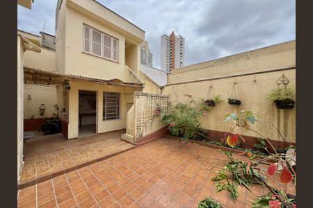Casa à venda com 200m², 5 quartos e 4 vagas Casa à venda com 200m², 5 quartos e 4 vagasQuintal