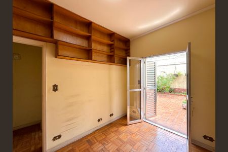 Casa à venda com 200m², 5 quartos e 4 vagas Casa à venda com 200m², 5 quartos e 4 vagasQuarto 5