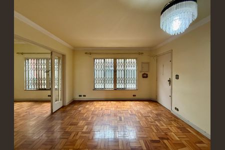 Casa à venda com 200m², 5 quartos e 4 vagas Casa à venda com 200m², 5 quartos e 4 vagasSala