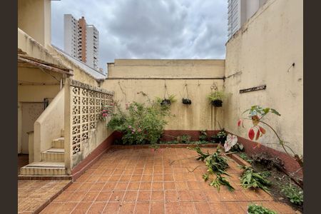 Casa à venda com 200m², 5 quartos e 4 vagas Casa à venda com 200m², 5 quartos e 4 vagasQuintal