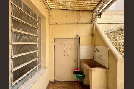 Casa à venda com 200m², 5 quartos e 4 vagas Casa à venda com 200m², 5 quartos e 4 vagasÁrea de Serviço