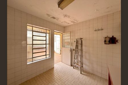 Casa à venda com 200m², 5 quartos e 4 vagas Casa à venda com 200m², 5 quartos e 4 vagasÁrea de Serviço