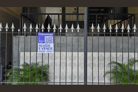 Apartamento para alugar com 61m², 2 quartos e 1 vaga Apartamento para alugar com 61m², 2 quartos e 1 vagaFachada com placa