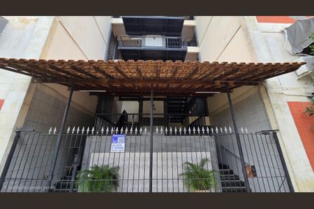 Apartamento para alugar com 61m², 2 quartos e 1 vaga Apartamento para alugar com 61m², 2 quartos e 1 vagaFachada com placa