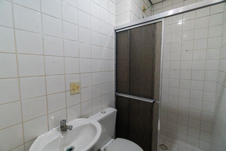 Banheiro de apartamento para alugar com 1 quarto, 59m² em Vila Guarani (Zona Sul), São Paulo