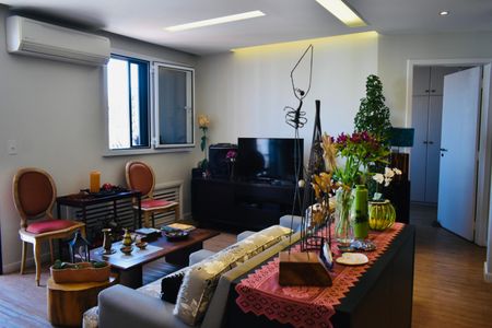 Apartamento à venda com 135m², 2 quartos e 3 vagasSala