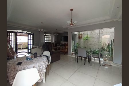 Casa à venda com 500m², 4 quartos e 5 vagas