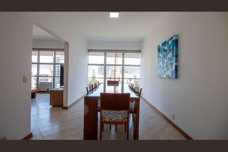 Apartamento à venda com 130m², 3 quartos e 2 vagasSala