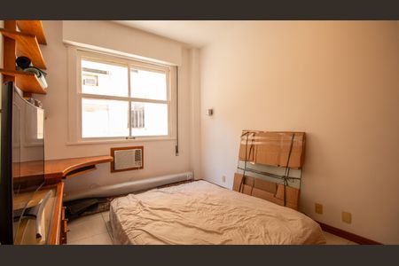 Apartamento à venda com 130m², 3 quartos e 2 vagasQuarto 3