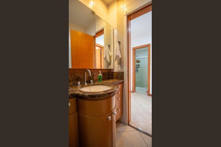 Apartamento à venda com 130m², 3 quartos e 2 vagasBanheiro 2