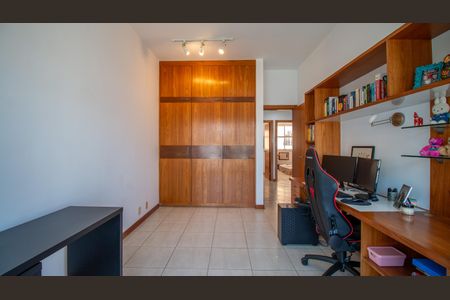 Apartamento à venda com 130m², 3 quartos e 2 vagasQuarto 1