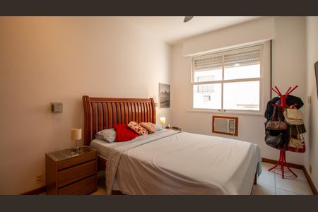 Apartamento à venda com 130m², 3 quartos e 2 vagasQuarto 2