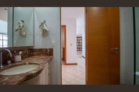 Apartamento à venda com 130m², 3 quartos e 2 vagasBanheiro 1