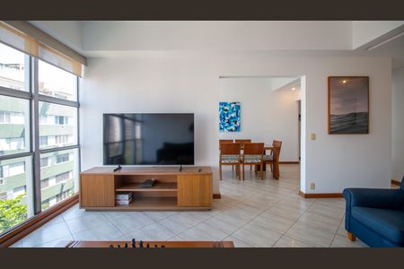 Apartamento à venda com 130m², 3 quartos e 2 vagasSala