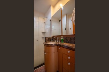 Apartamento à venda com 130m², 3 quartos e 2 vagasBanheiro 2