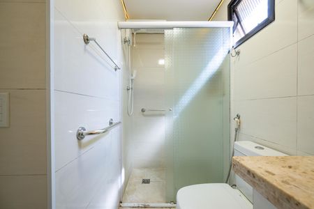 Apartamento à venda com 80m², 3 quartos e 1 vaga Apartamento à venda com 80m², 3 quartos e 1 vagaBanheiro