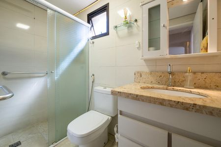 Apartamento à venda com 80m², 3 quartos e 1 vaga Apartamento à venda com 80m², 3 quartos e 1 vagaBanheiro