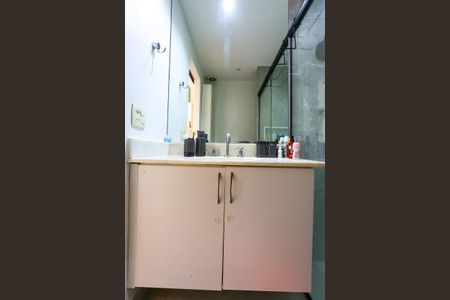 Apartamento à venda com 72m², 2 quartos e 2 vagas Apartamento à venda com 72m², 2 quartos e 2 vagasBanheiro da Suíte 2