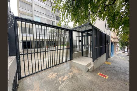 Apartamento à venda com 60m², 2 quartos e 1 vaga Apartamento à venda com 60m², 2 quartos e 1 vagaFachada