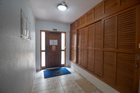 Apartamento para alugar com 72m², 2 quartos e 1 vaga Apartamento para alugar com 72m², 2 quartos e 1 vagaHall de Entrada