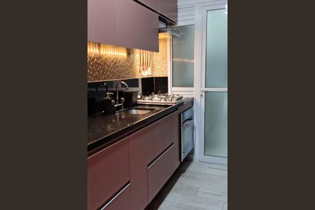 Apartamento à venda com 92m², 2 quartos e 2 vagasCozinha