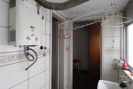 Apartamento à venda com 115m², 2 quartos e 1 vagaBanheiro de serviço