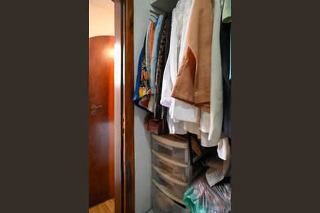 Casa para alugar com 180m², 2 quartos e 1 vaga Casa para alugar com 180m², 2 quartos e 1 vagaCloset Quarto 3 - Suite