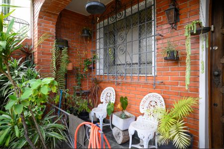 Casa para alugar com 180m², 2 quartos e 1 vaga Casa para alugar com 180m², 2 quartos e 1 vagaSacada