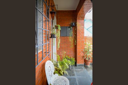 Casa para alugar com 180m², 2 quartos e 1 vaga Casa para alugar com 180m², 2 quartos e 1 vagaSacada