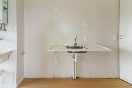 Apartamento para alugar com 42m², 2 quartos e sem vaga Apartamento para alugar com 42m², 2 quartos e sem vagaCozinha e Área de Serviço