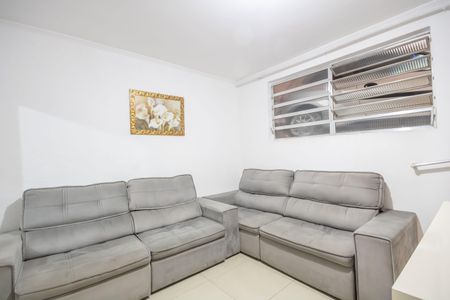 Casa à venda com 140m², 2 quartos e 2 vagasSala