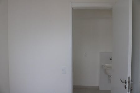 Quarto 1 de apartamento para alugar com 2 quartos, 55m² em Parque Industrial Tomas Edson, São Paulo