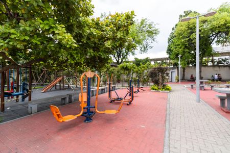Apartamento para alugar com 80m², 2 quartos e 1 vaga Apartamento para alugar com 80m², 2 quartos e 1 vagaÁrea comum - Playground