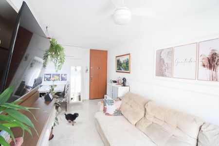 Apartamento para alugar com 80m², 2 quartos e 1 vaga Apartamento para alugar com 80m², 2 quartos e 1 vagaSala