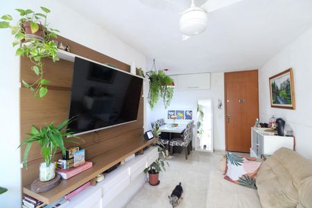Apartamento para alugar com 80m², 2 quartos e 1 vaga Apartamento para alugar com 80m², 2 quartos e 1 vagaSala