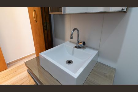 Casa à venda com 90m², 2 quartos e 2 vagas Casa à venda com 90m², 2 quartos e 2 vagasBanheiro da Suíte 1