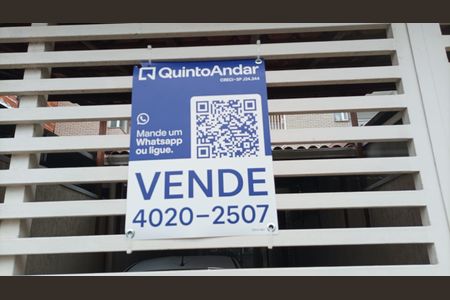 Casa à venda com 220m², 2 quartos e 2 vagas Casa à venda com 220m², 2 quartos e 2 vagasPlaca