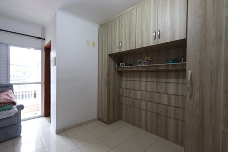 Casa à venda com 220m², 2 quartos e 2 vagasSuíte