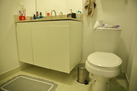 Apartamento à venda com 93m², 2 quartos e 2 vagasBanheiro Social 